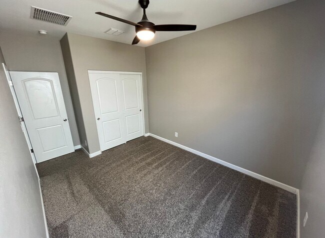Building Photo - 8530 W Millerton Way