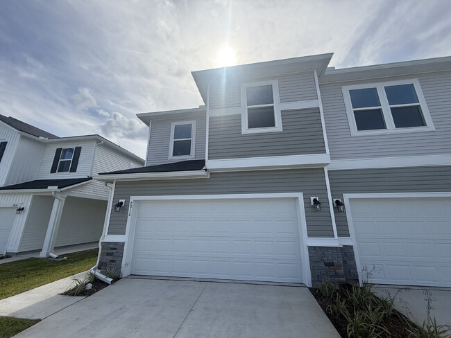 Building Photo - 6850 Rhapsody Rd
