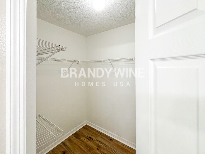 Building Photo - 323 Summer Sails Dr