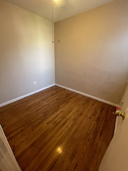 Apt 2 - Bedroom 2 - 2148 N Carlisle St