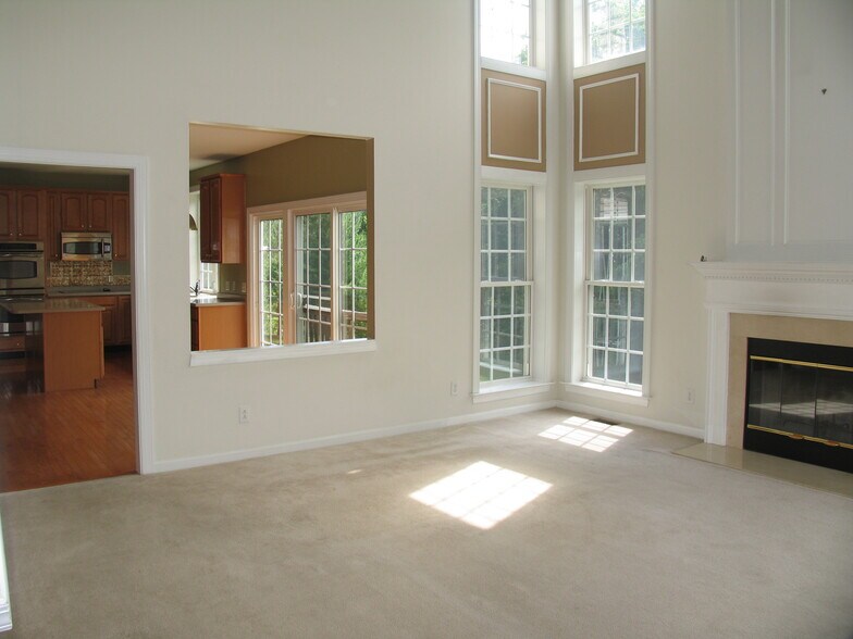 Building Photo - 2812 River Willow Dr
