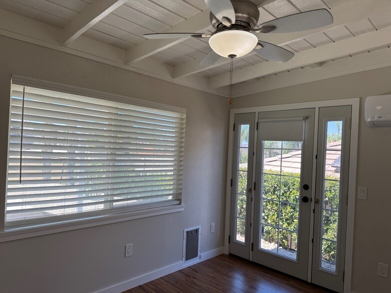 Office. - 22471 Loch Lomond Dr