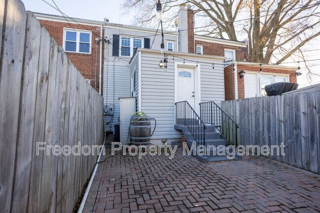 Building Photo - 102 Lynhaven Dr