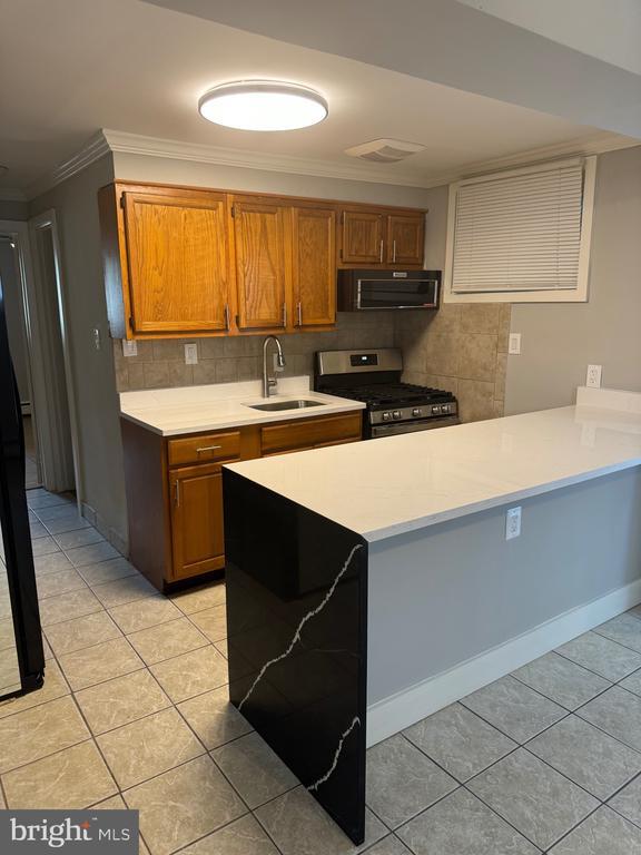 Building Photo - 4253 Brooks St NE