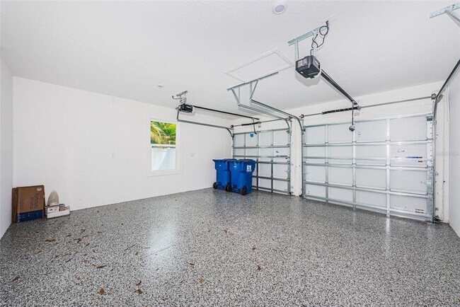 Building Photo - 1701 25th Ave N