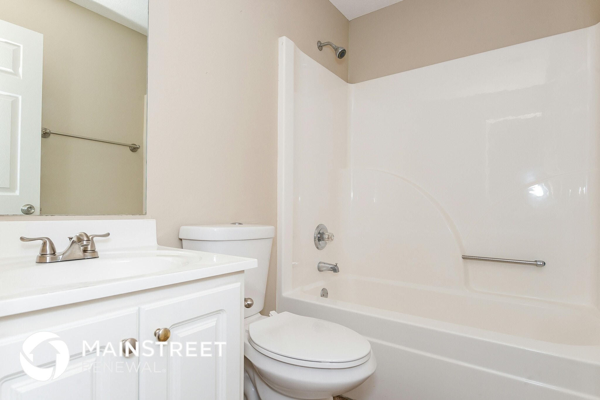 Building Photo - 473 Hillandale Park Dr