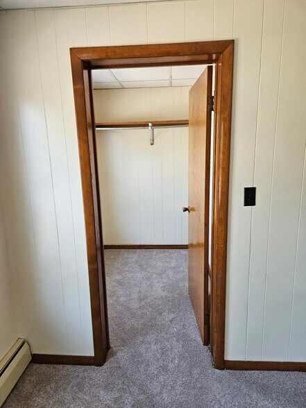 Walk In Closet - 140 W Utica St