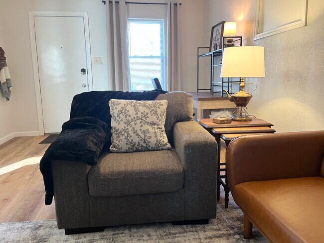 Building Photo - Rocky Court