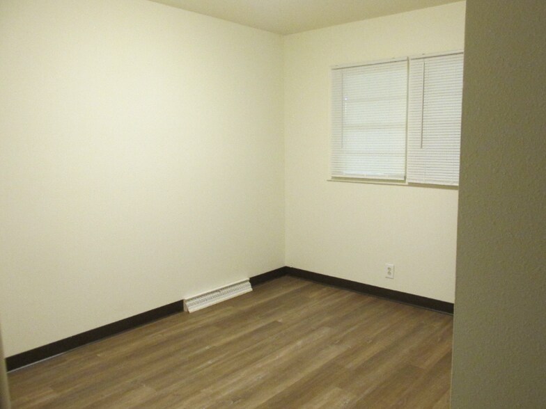 Building Photo - 4213 Clark Ave