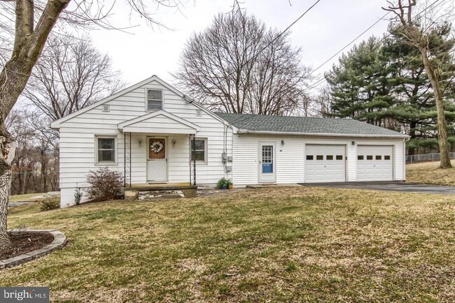 Primary Photo - 92 Pepper Ave