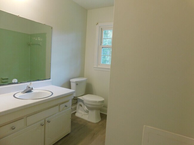 Building Photo - 1302 Dunbar Dr