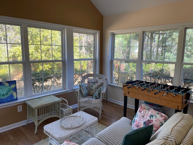 Building Photo - Fully Furnished House In Sandpiper Bay-