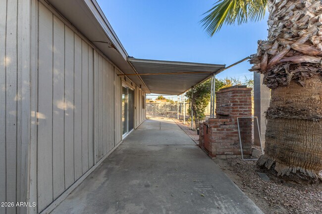 Building Photo - 2013 W San Juan Ave