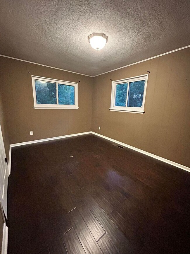 Building Photo - unique home with beautiful scenery