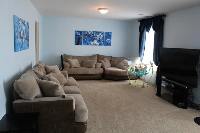 Building Photo - 42 Mullens Cir