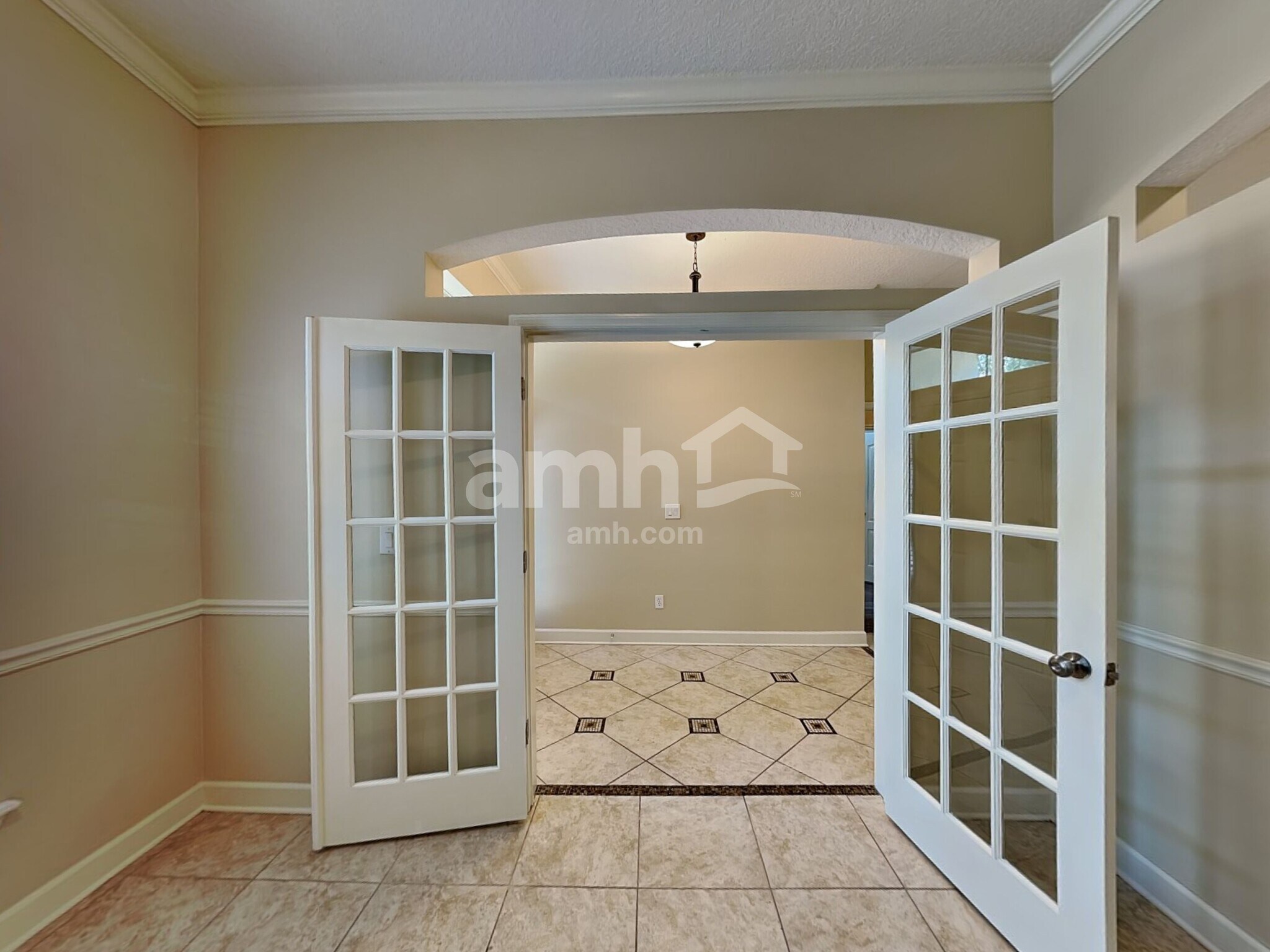 Building Photo - 908 Athlone Ln