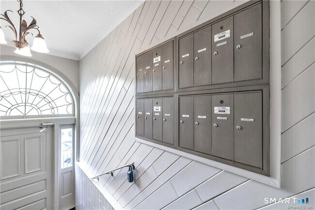 Building Photo - 70 Strawberry Hill Ave