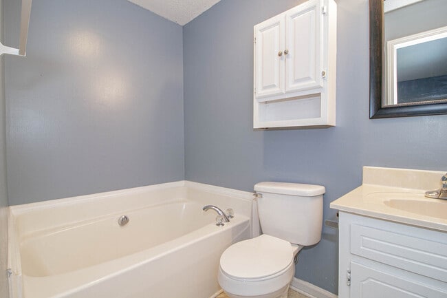 Building Photo - 1634 Hannibal Dr