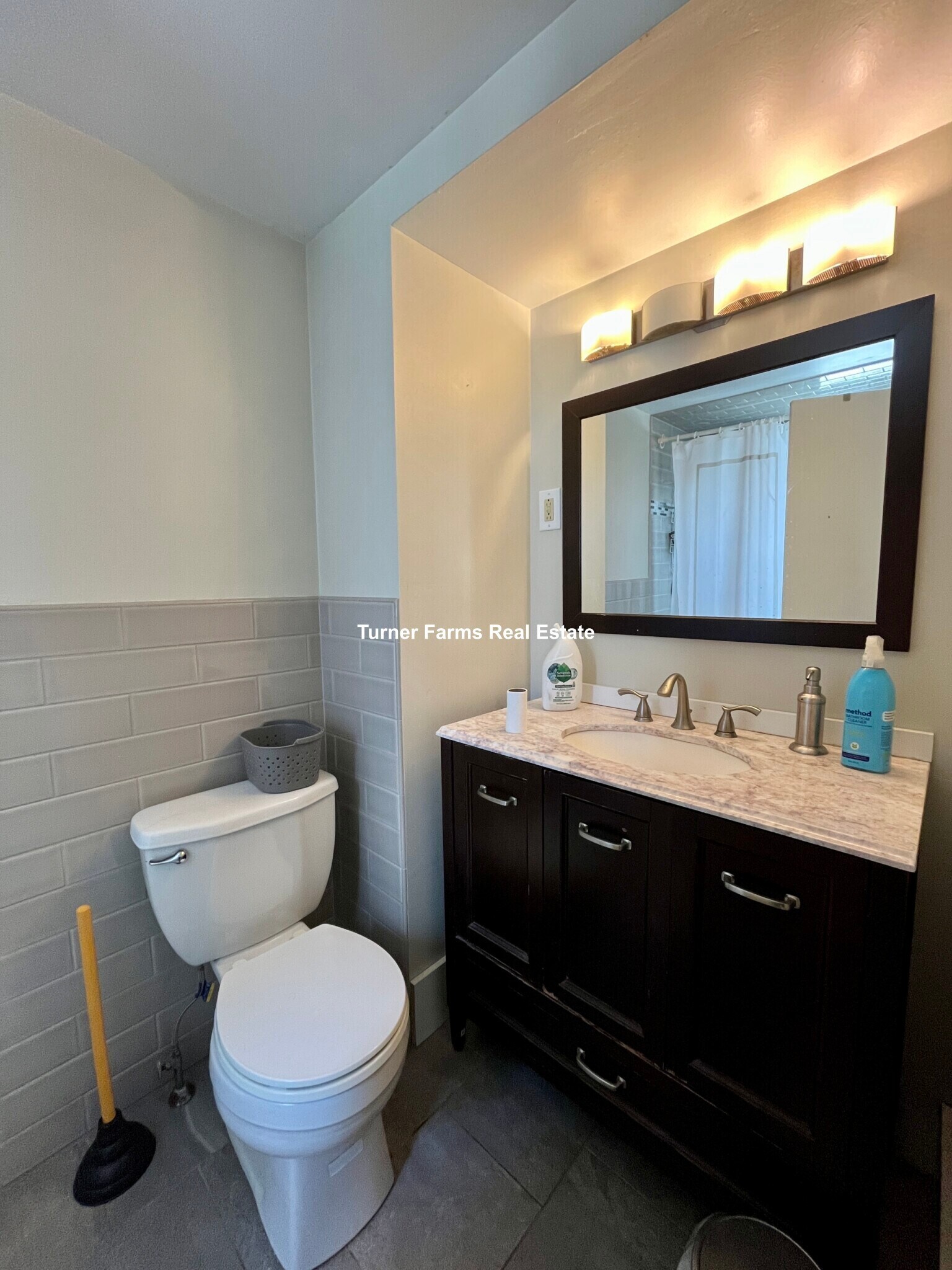 Building Photo - 14 Dow St