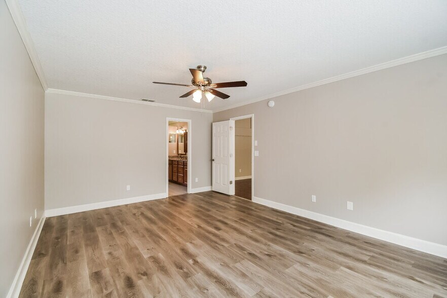 Building Photo - 1821 Weston Cir