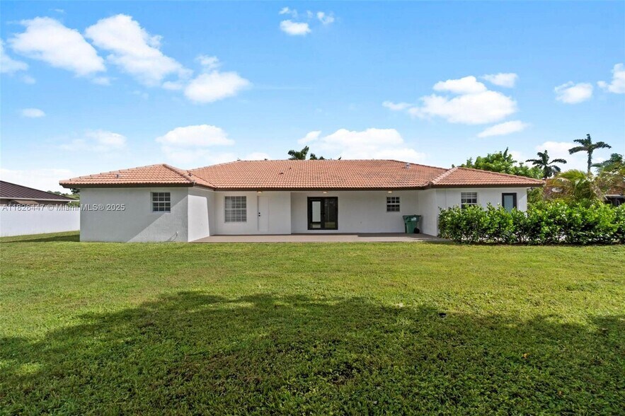 Building Photo - 15862 SW 286th St
