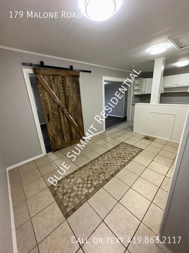 Building Photo - 179 Malone Rd