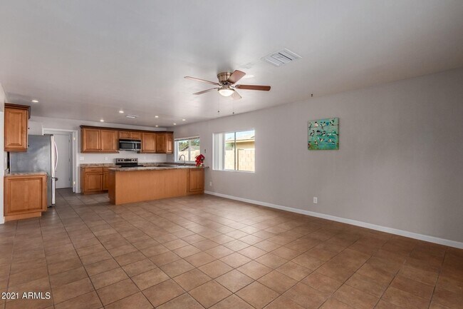 Building Photo - 5138 W Desert Cove Ave