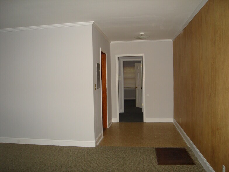 Building Photo - 1586 Ocala Ave SW