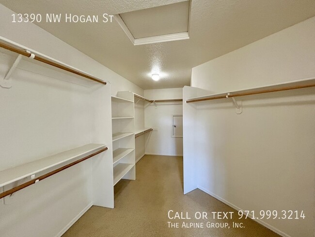 Building Photo - 13390 NW Hogan St