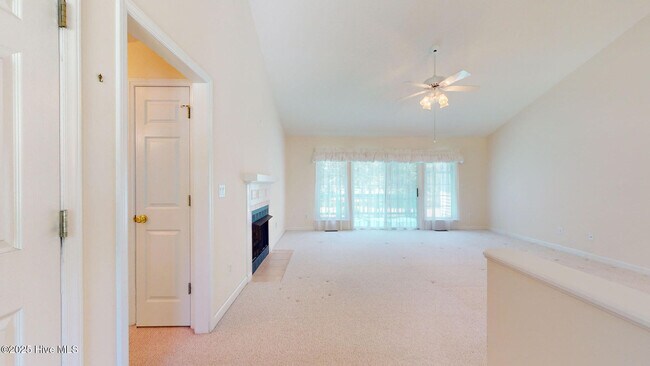 Building Photo - 2039 Royal Pines Dr