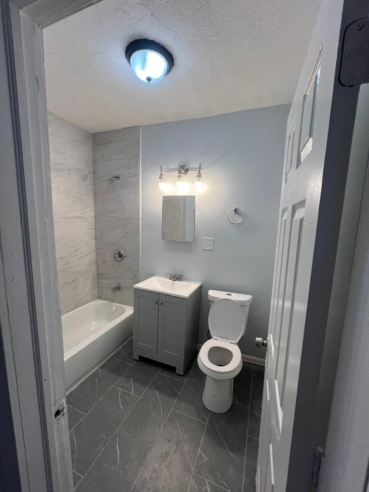 Building Photo - 55 Schley St