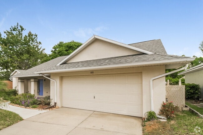 Building Photo - 611 Chautauqua Dr