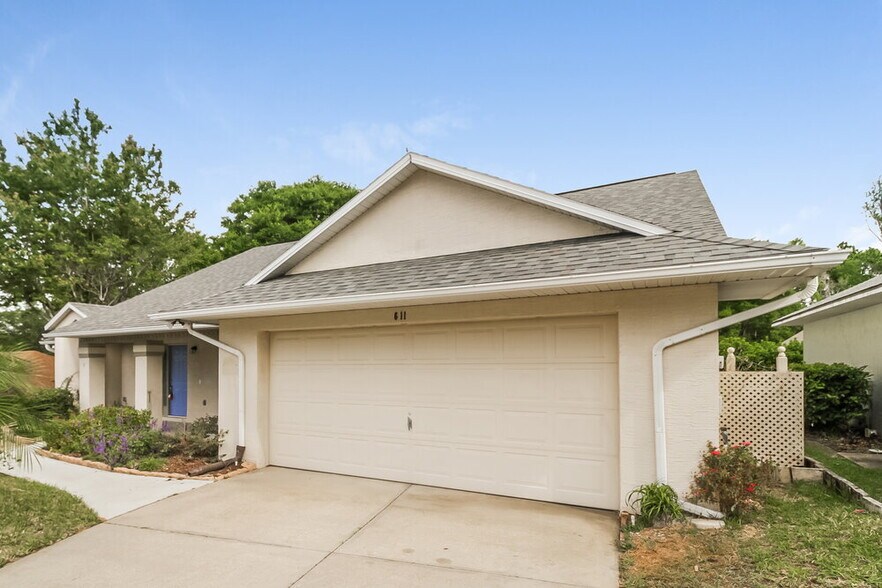 Primary Photo - 611 Chautauqua Dr