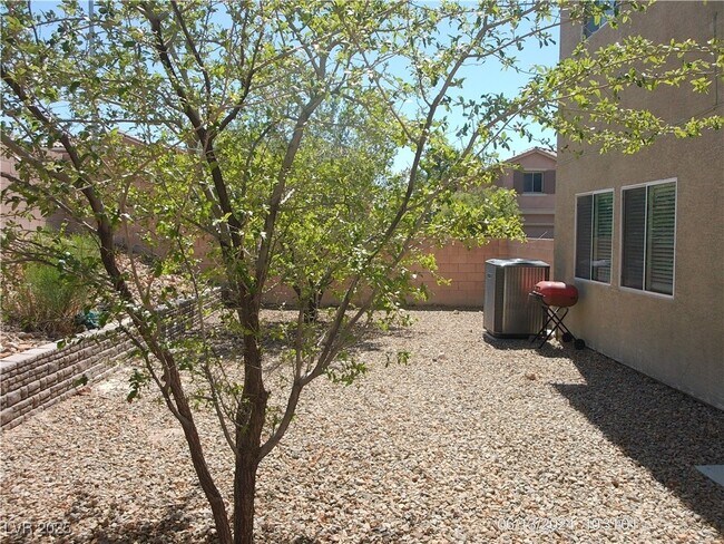 Building Photo - 528 Round Reign Ave