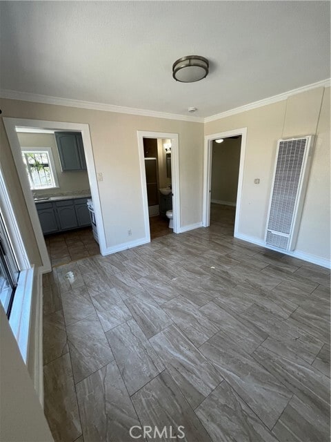 Building Photo - 5216 S Budlong Ave