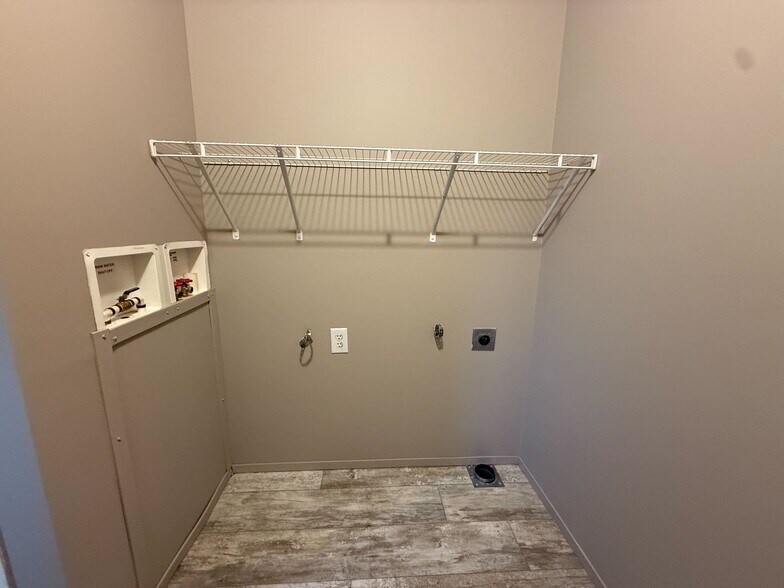 Building Photo - 11786 Cascade Cir