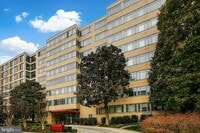 Building Photo - An efficiency apartment located on the 7th...