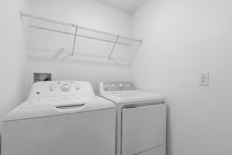 Building Photo - 32127 Powderpuff Mimosa Dr