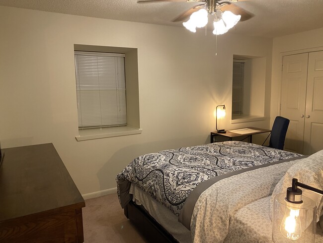 Spacious bedrooms with good lighting - 116 Michael Dr