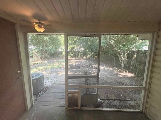 Building Photo - 3245 Mound Dr