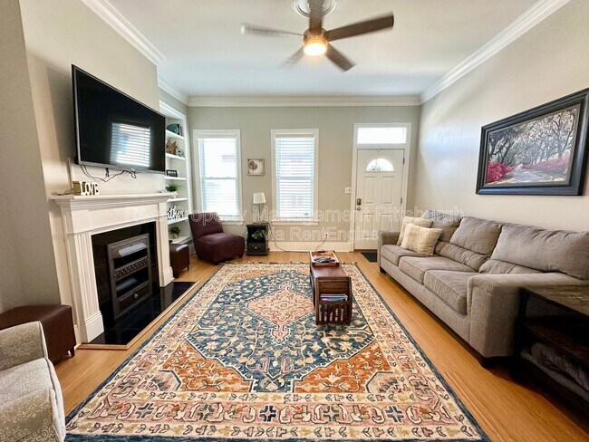 Building Photo - 138 Pius St