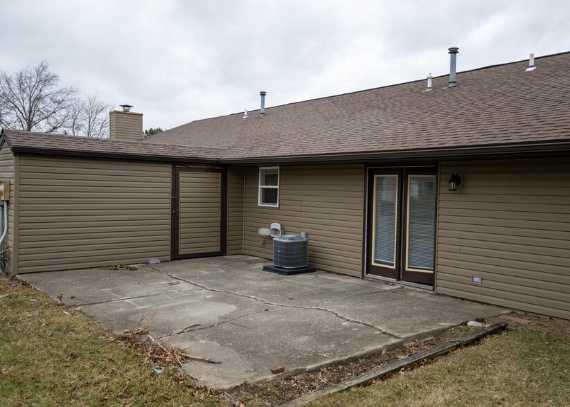 Building Photo - 106 Pierre Pl