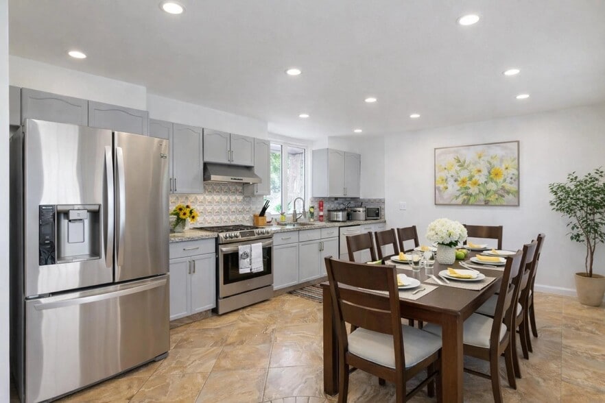 Building Photo - 1825 Casa Verde Dr