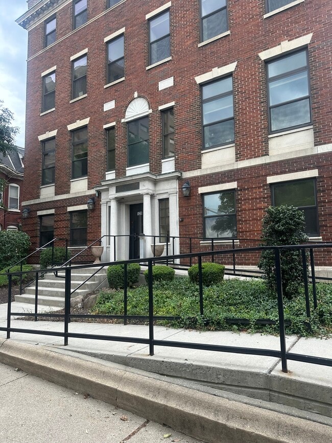 Building Photo - 528 N New St