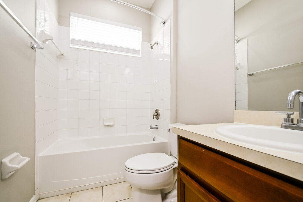 Building Photo - 12611 Geneva Glade Dr