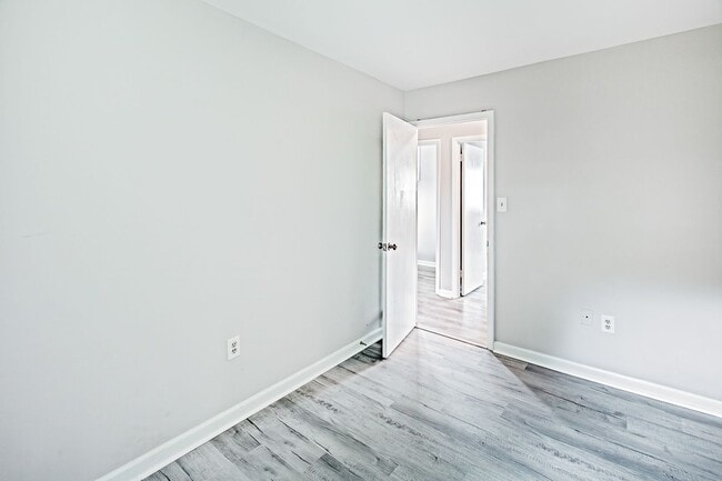 Building Photo - 117 E Beaver Ct