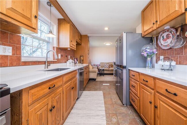 Building Photo - 4915 Brownsville Rd