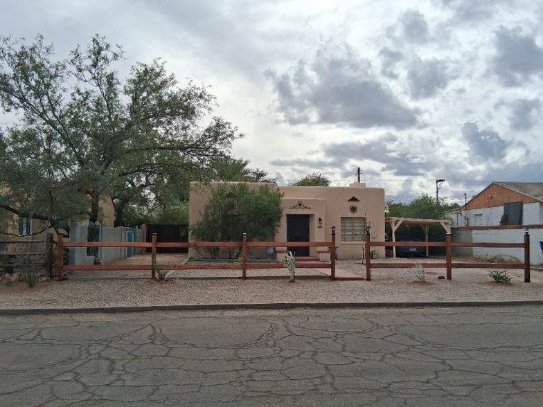 Building Photo - 2242 E Mabel St