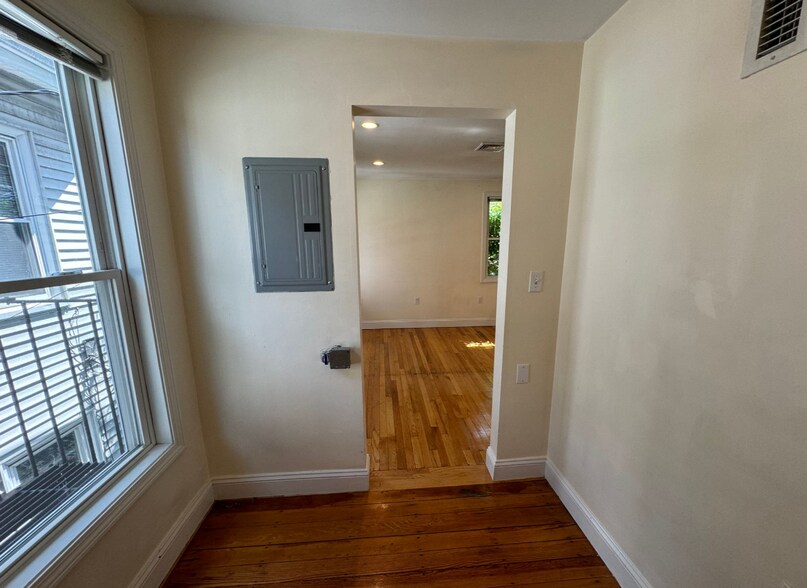 Building Photo - 10 Cheever Ct