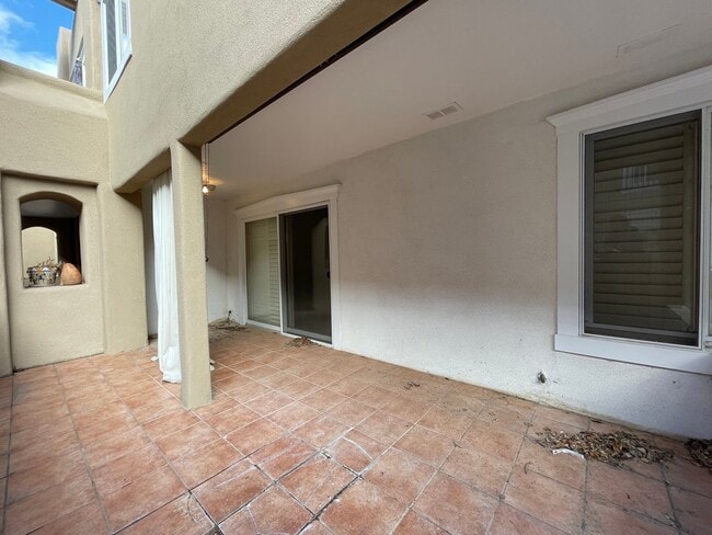 Building Photo - 663 Bishops Lodge Rd